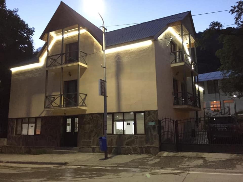Guesthouse Gera เมสเตีย ภายนอก รูปภาพ