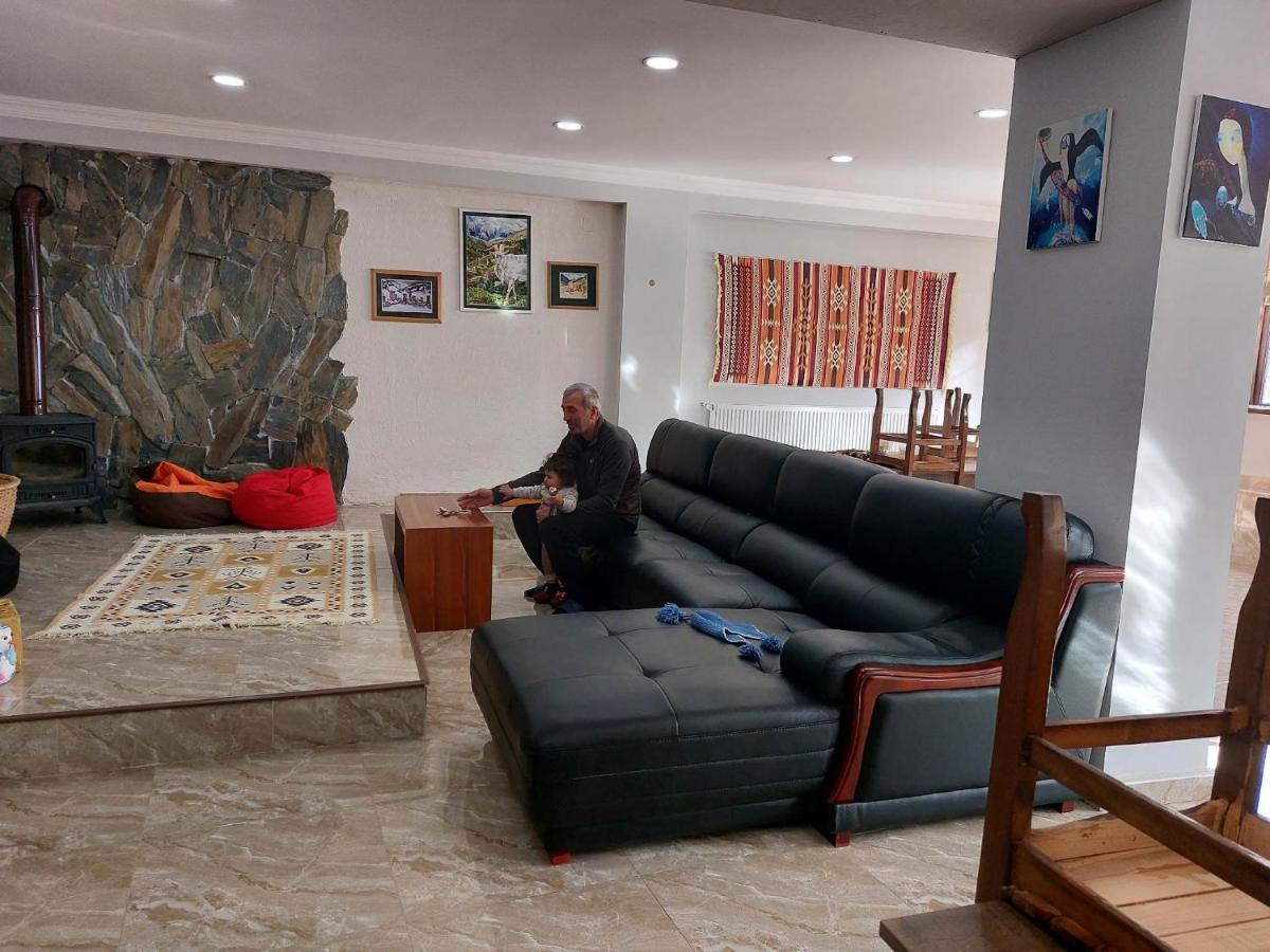 Guesthouse Gera เมสเตีย ภายนอก รูปภาพ