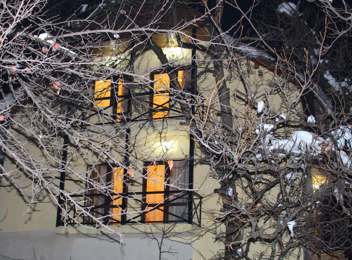 Guesthouse Gera เมสเตีย ภายนอก รูปภาพ