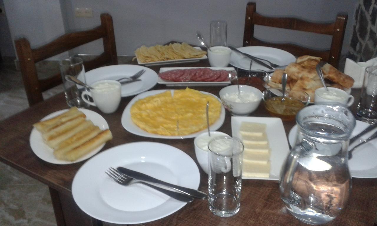 Guesthouse Gera เมสเตีย ภายนอก รูปภาพ