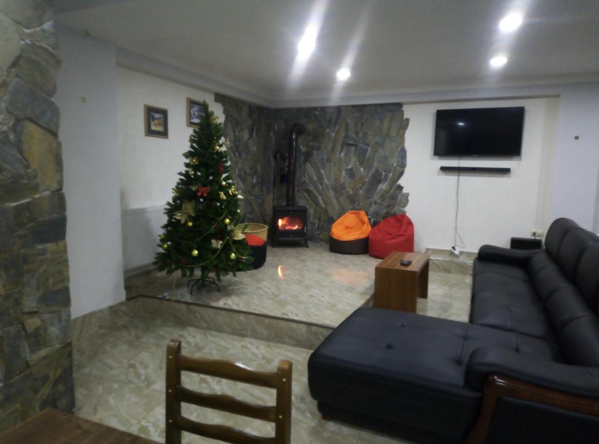 Guesthouse Gera เมสเตีย ภายนอก รูปภาพ