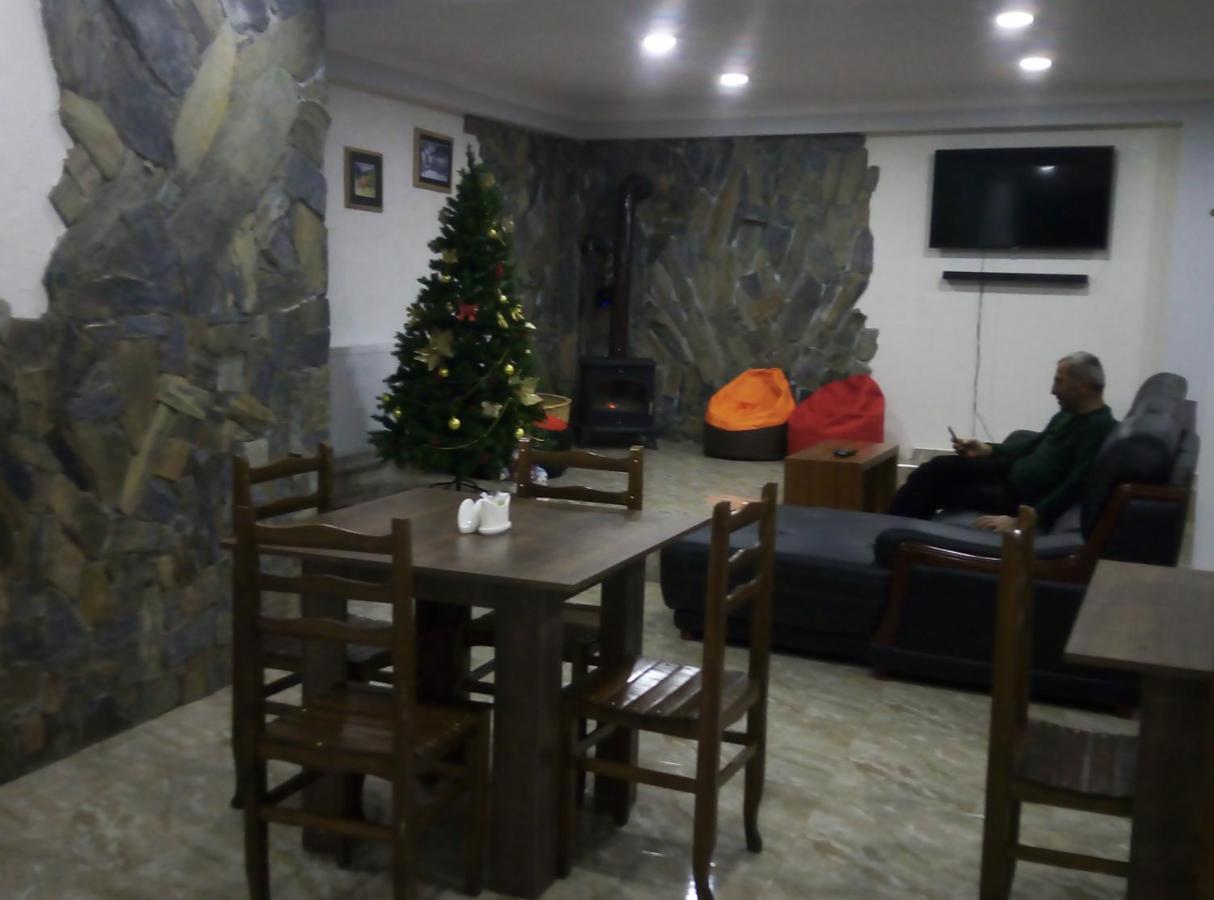 Guesthouse Gera เมสเตีย ภายนอก รูปภาพ